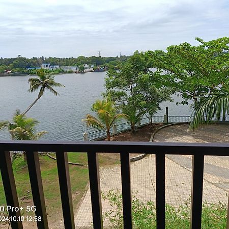 Ripples Backwater Resort, Kollam Exterior photo